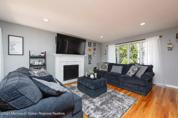 Keyport, NJ 07735,2 Oyster Creek Drive