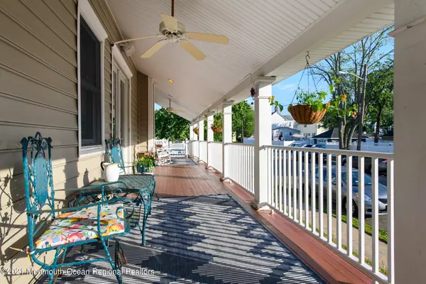 Keyport, NJ 07735,68 Maple Place