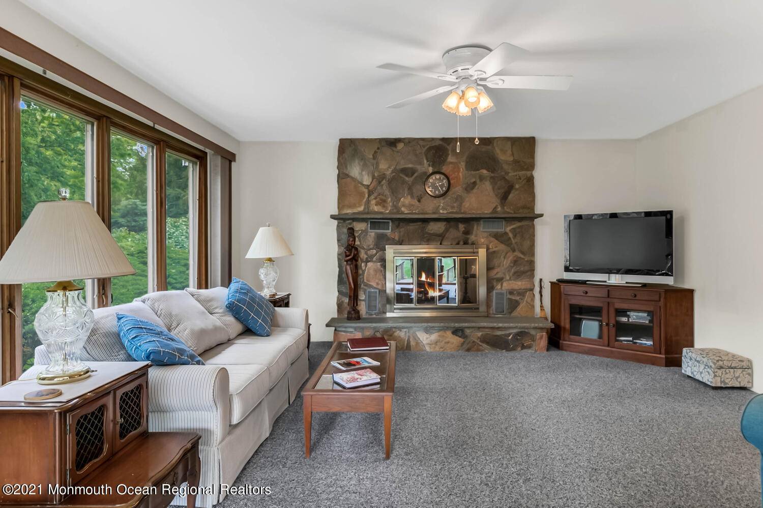 Holmdel, NJ 07733,19 Knollwood Road