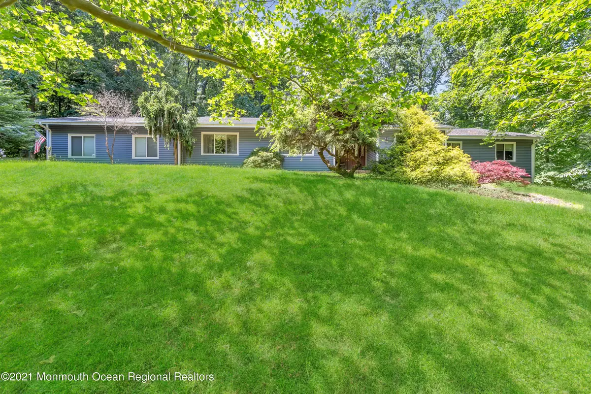 Holmdel, NJ 07733,30 Huntley Road