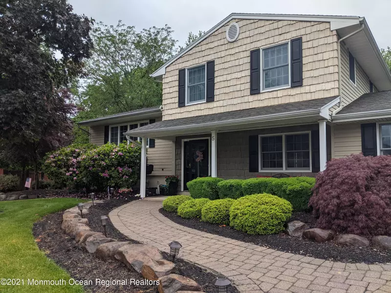 5 Peachwood Court, Milltown, NJ 08850