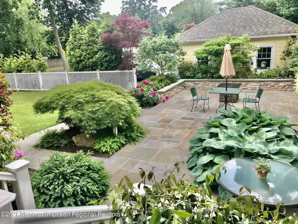 Rumson, NJ 07760,83 Bingham Avenue