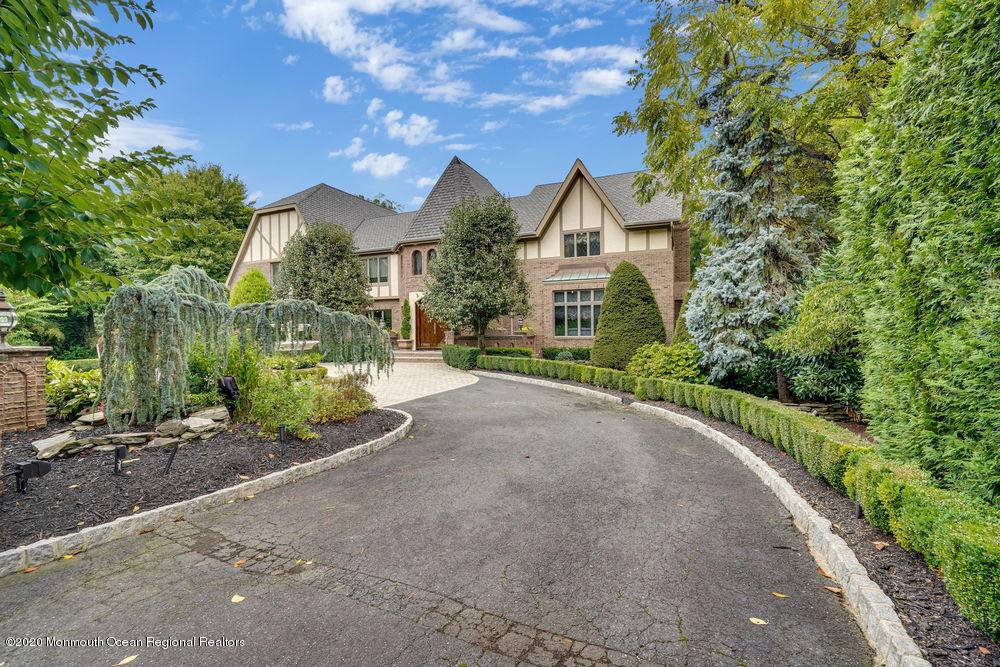 Holmdel, NJ 07733,44 Takolusa Drive