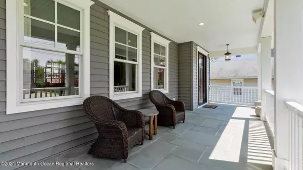 Rumson, NJ 07760,9 Holly Street