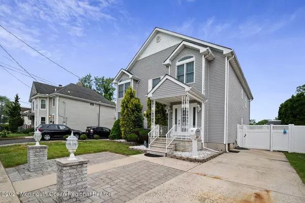 Keyport, NJ 07735,220 Osborn Street