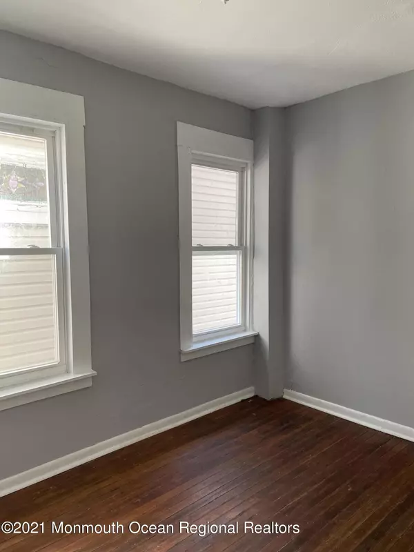 East Orange, NJ 07017,161 N Oraton Parkway