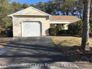 8 San Carlos Court, Toms River, NJ 08757