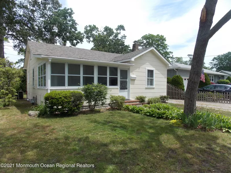 716 Prospect Avenue, Pine Beach, NJ 08741