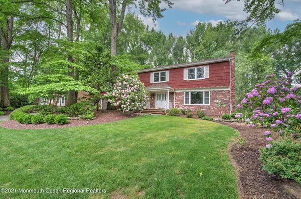 32 Vista Drive, Morganville, NJ 07751