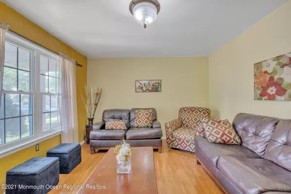 Freehold, NJ 07728,41 Kingsley Way