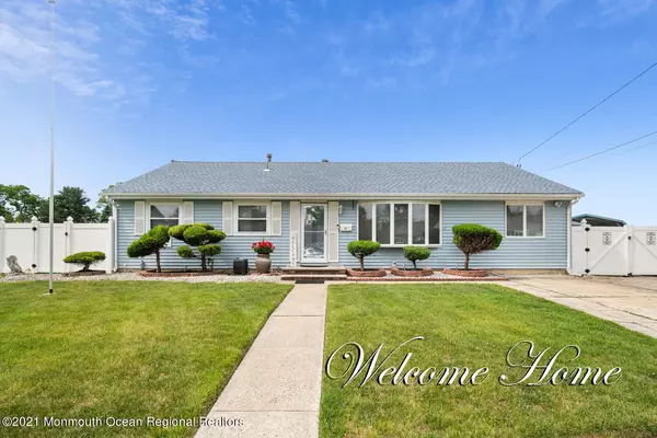 13 Hilltop Court, Jamesburg, NJ 08831