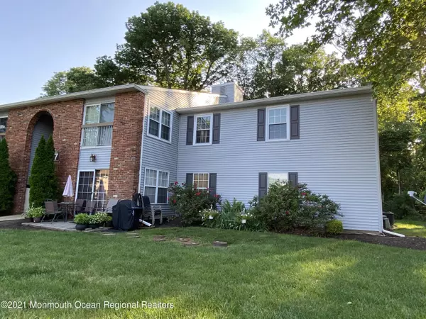 Freehold, NJ 07728,17 Augusta Court #8