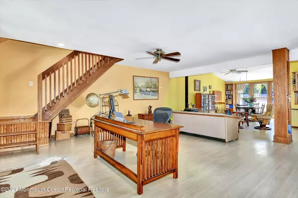 Keyport, NJ 07735,1 Hurley Street