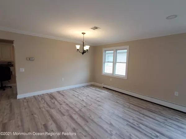 Toms River, NJ 08757,4 Selkirk Avenue