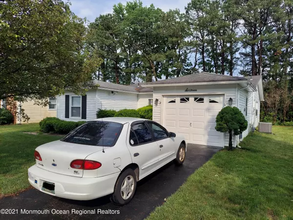 Brick, NJ 08723,16 Bow Drive