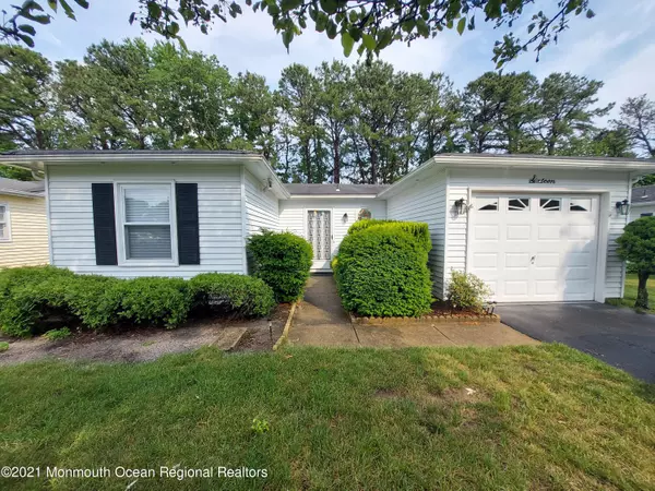 16 Bow Drive, Brick, NJ 08723