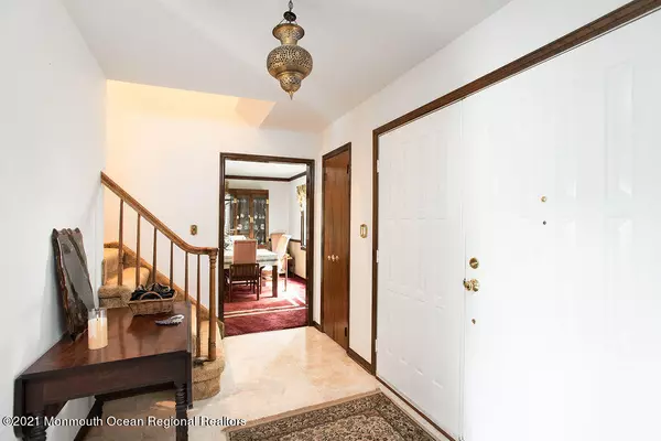 Holmdel, NJ 07733,7 Emory Place