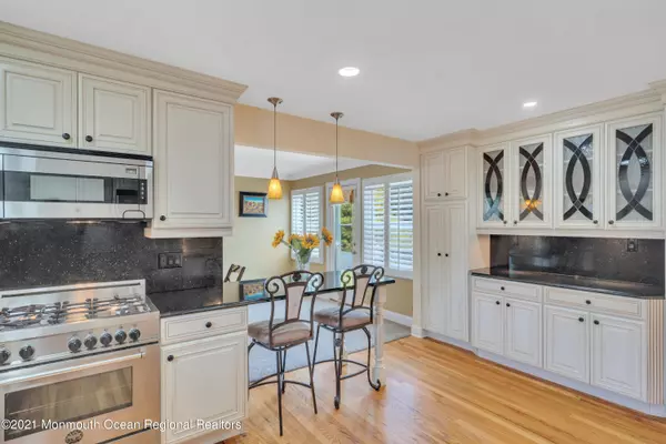 Holmdel, NJ 07733,12 Homestead Place