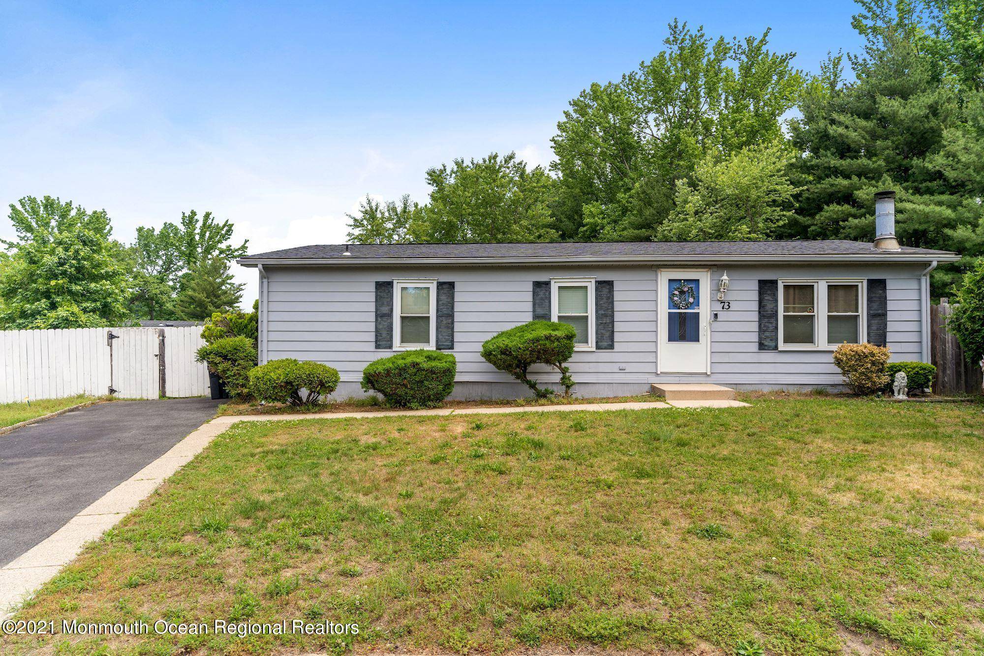 Manalapan, NJ 07726,73 Deer Way