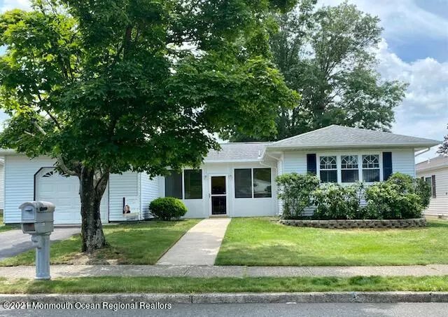 101 Orlando Boulevard, Toms River, NJ 08757