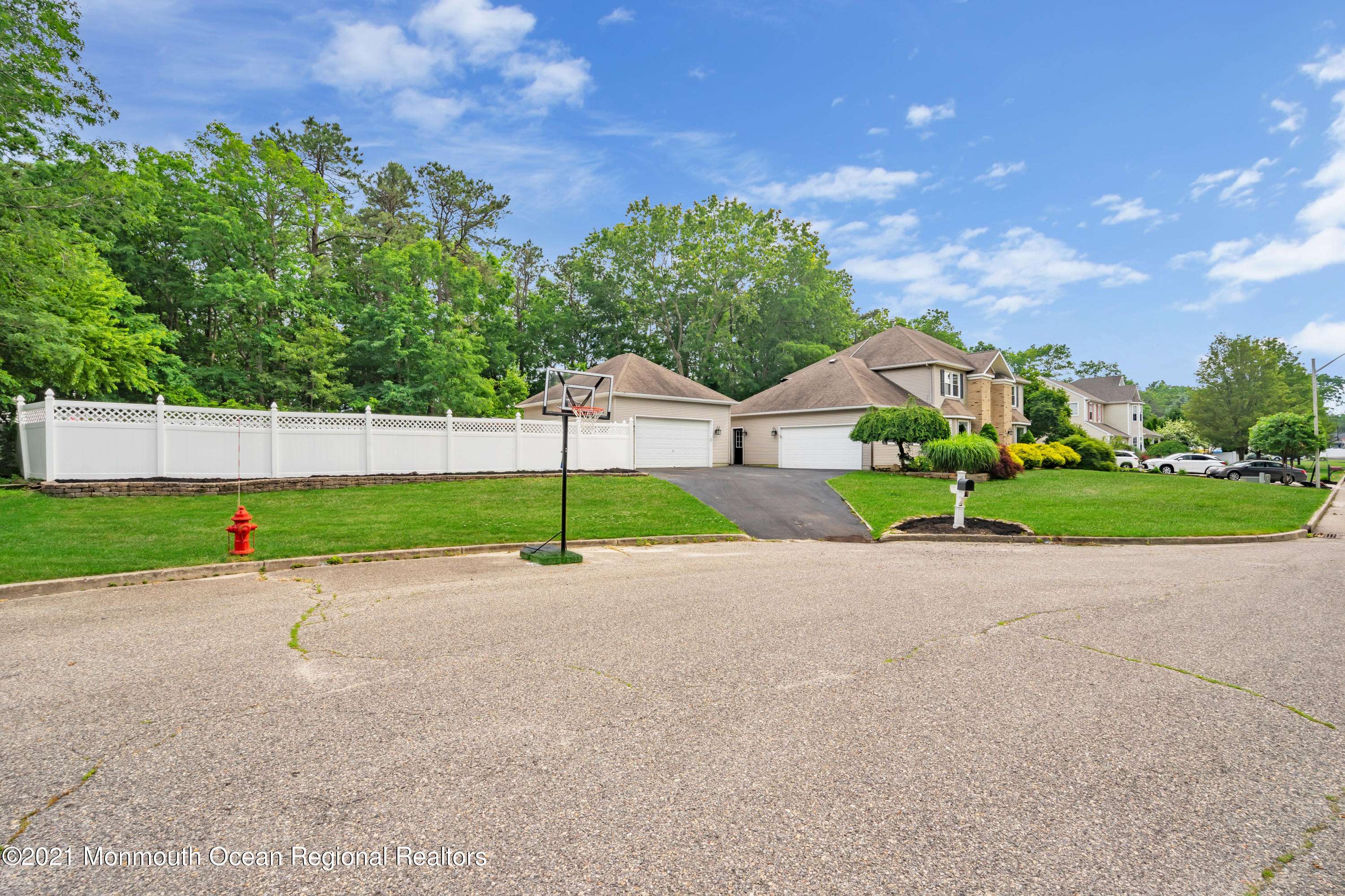 Lanoka Harbor, NJ 08734,149 Lakewood Avenue