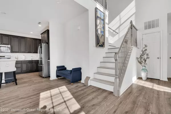Monroe, NJ 08831,40 Begonia Lane