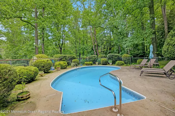 Holmdel, NJ 07733,63 Telegraph Hill Road