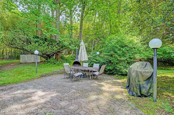 Holmdel, NJ 07733,63 Telegraph Hill Road