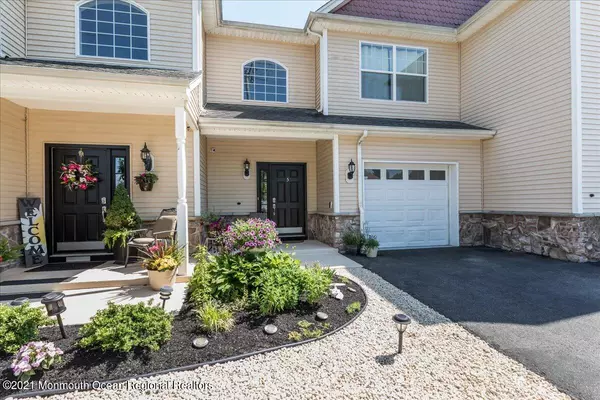 100 Pine Street #5, Lakehurst, NJ 08733