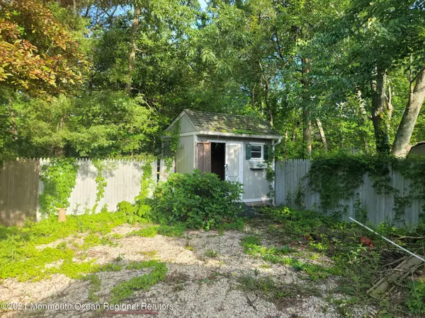 Lanoka Harbor, NJ 08734,801 Clairmore Avenue