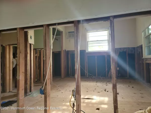 Lanoka Harbor, NJ 08734,801 Clairmore Avenue