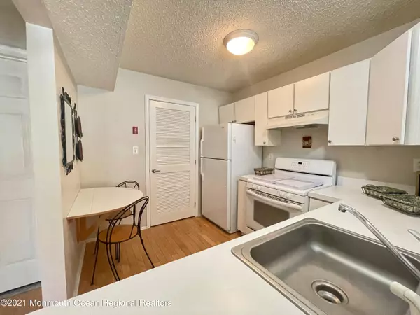 Tinton Falls, NJ 07712,52 Phoenix Court