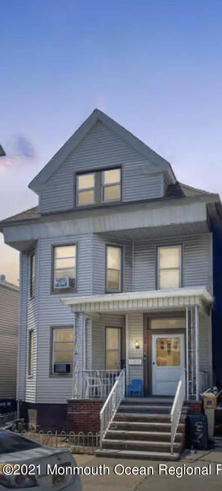 36 W 10th Street, Bayonne, NJ 07002