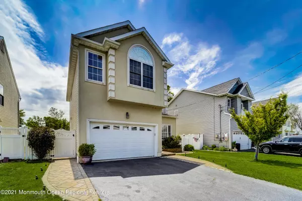 Keyport, NJ 07735,231 Orchard Street