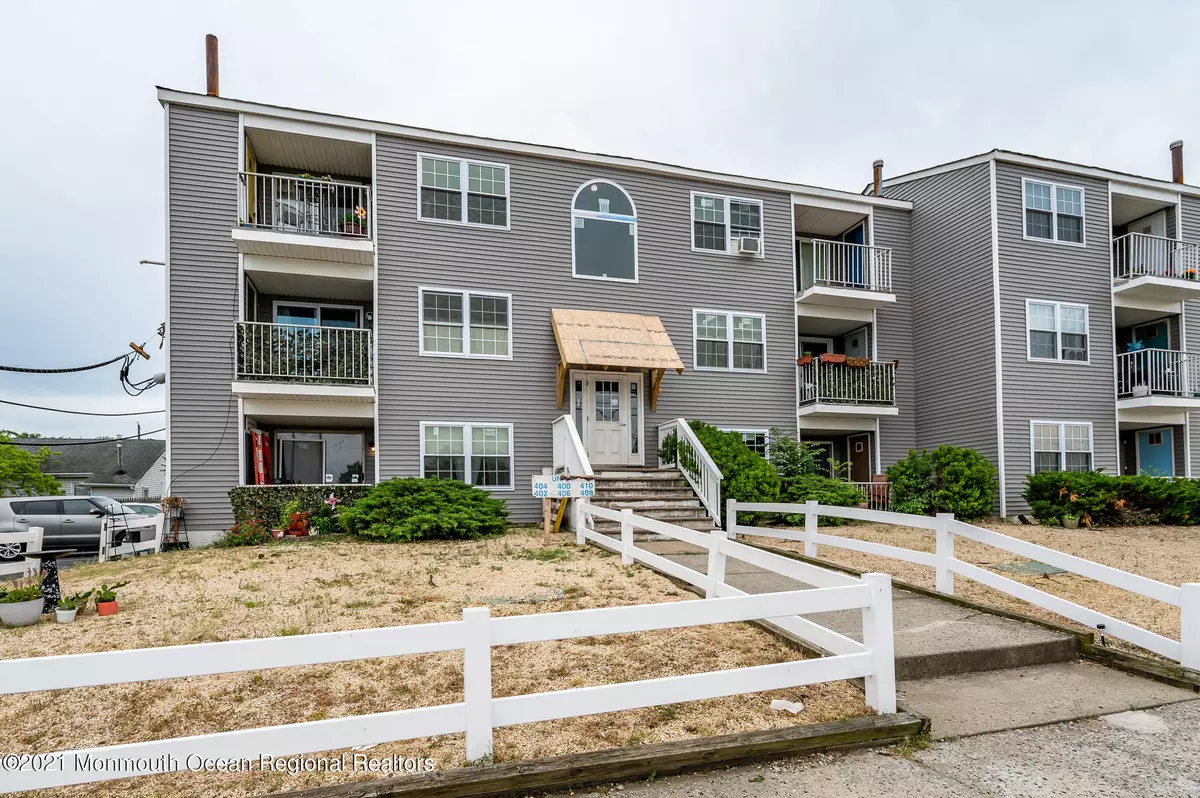 Keansburg, NJ 07734,402 Beachway Avenue