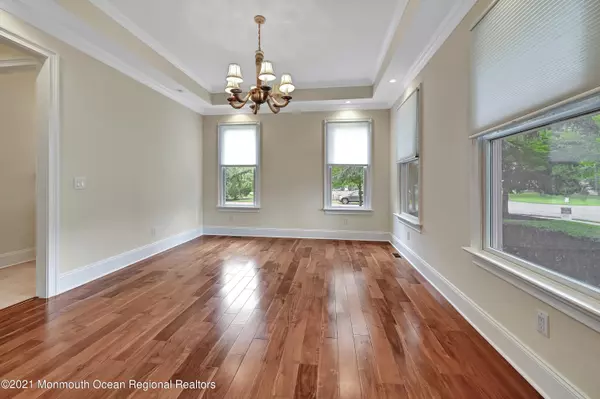 Rumson, NJ 07760,25 Demmert Avenue