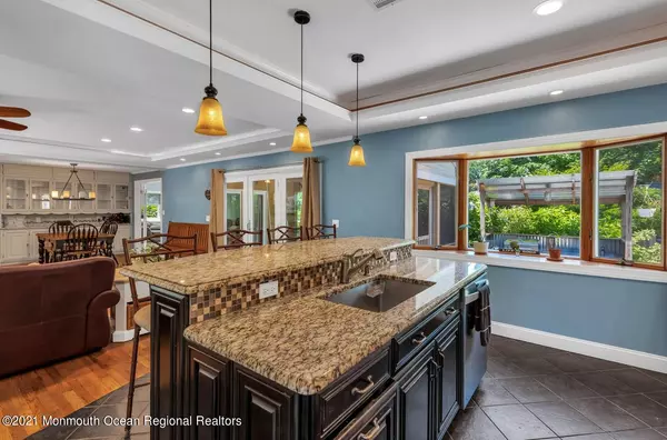 Rumson, NJ 07760,27 Demmert Avenue