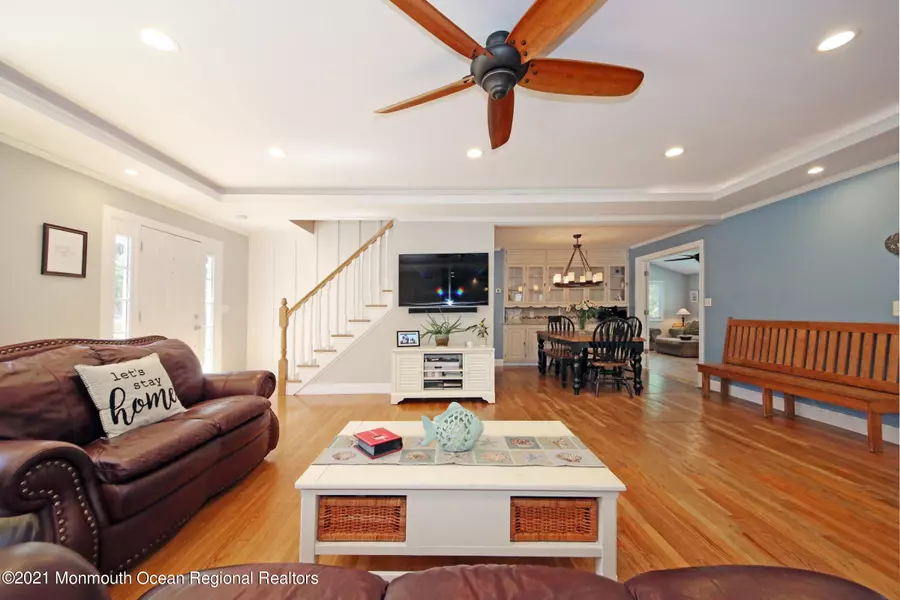 27 Demmert Avenue, Rumson, NJ 07760