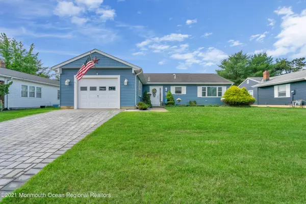 20 Elkton Court, Toms River, NJ 08757