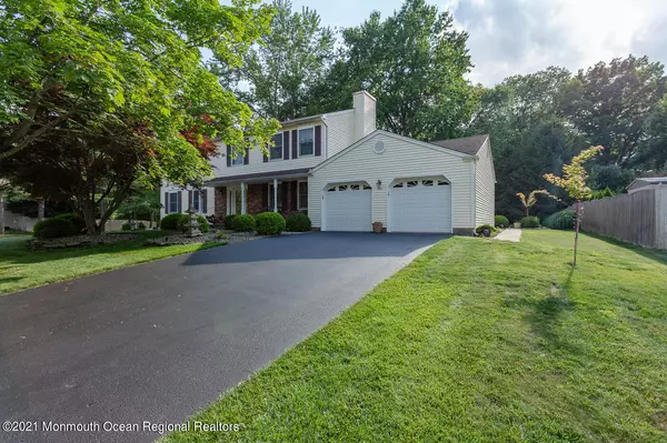 Marlboro, NJ 07746,4 Bridle Way