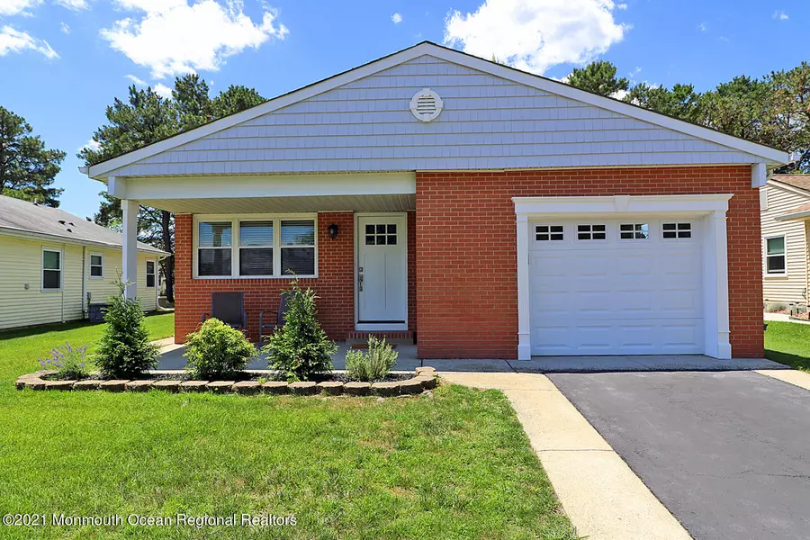 7 Tapola Road, Toms River, NJ 08757