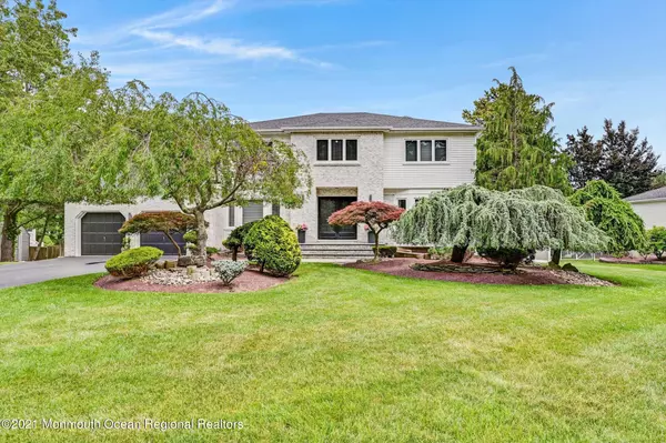 12 Country Oaks Drive, Manalapan, NJ 07726