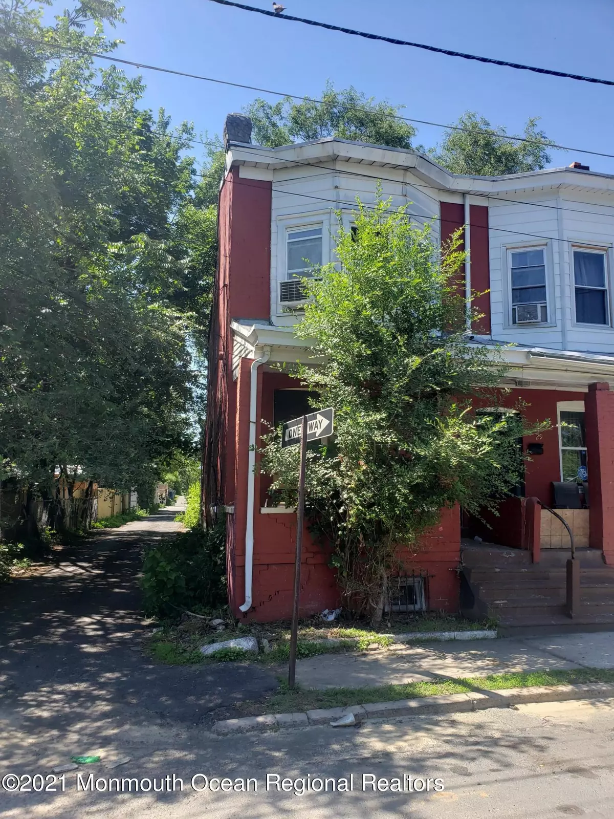 Trenton, NJ 08618,27 Harris Avenue