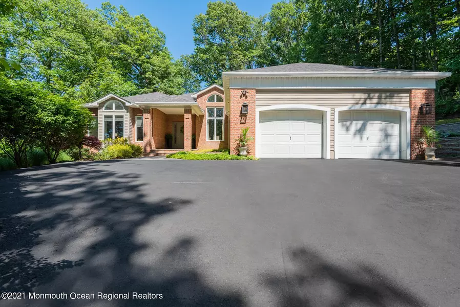 17 Highpoint Road, Holmdel, NJ 07733