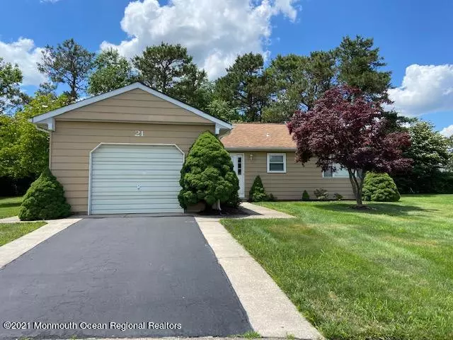 21 Lyford Court, Toms River, NJ 08757