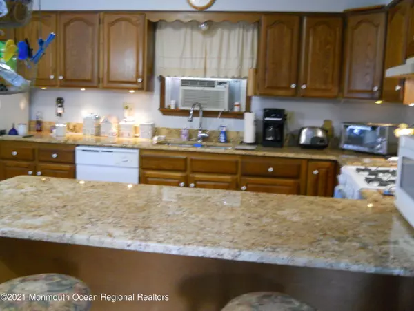 Cookstown, NJ 08511,6 Hance Drive