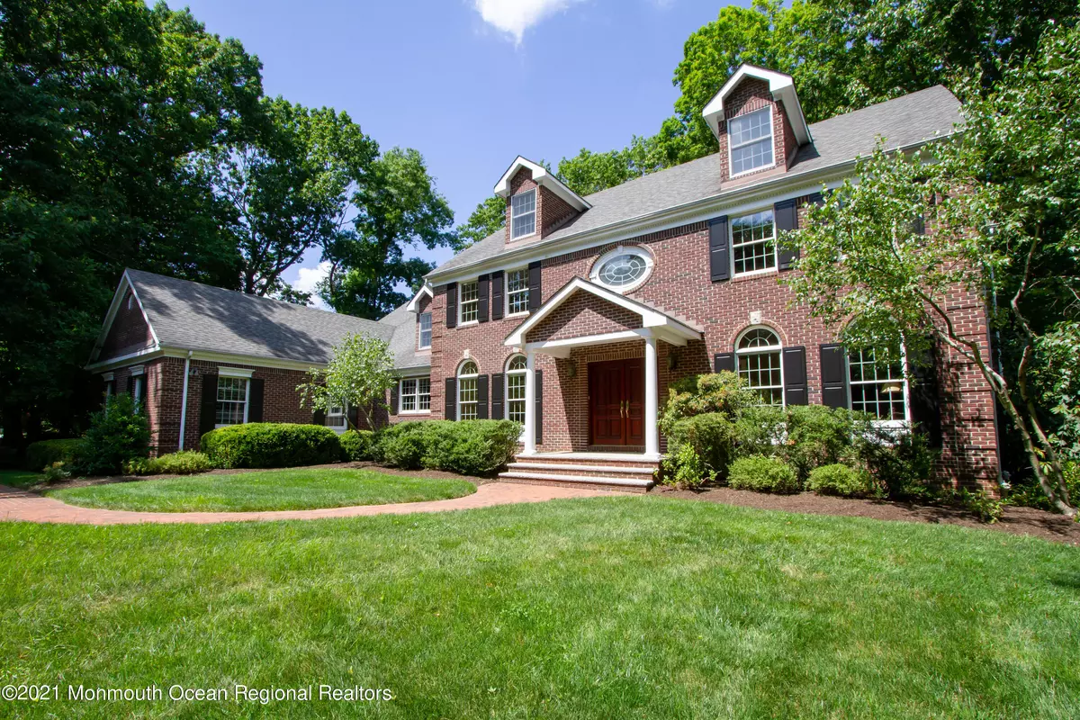 Holmdel, NJ 07733,9 Raintree Court