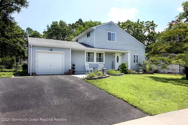 Howell, NJ 07731,44 Arlyn Drive