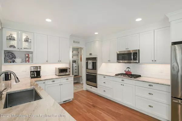 Fair Haven, NJ 07704,121 Harvard Road