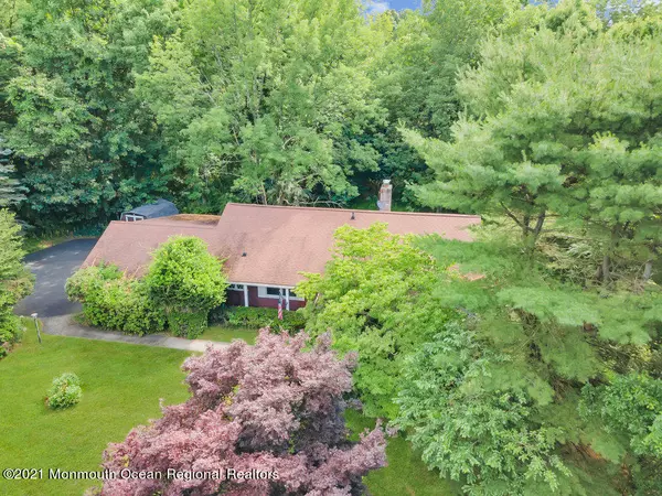 Califon, NJ 07830,2 Big Oak Way
